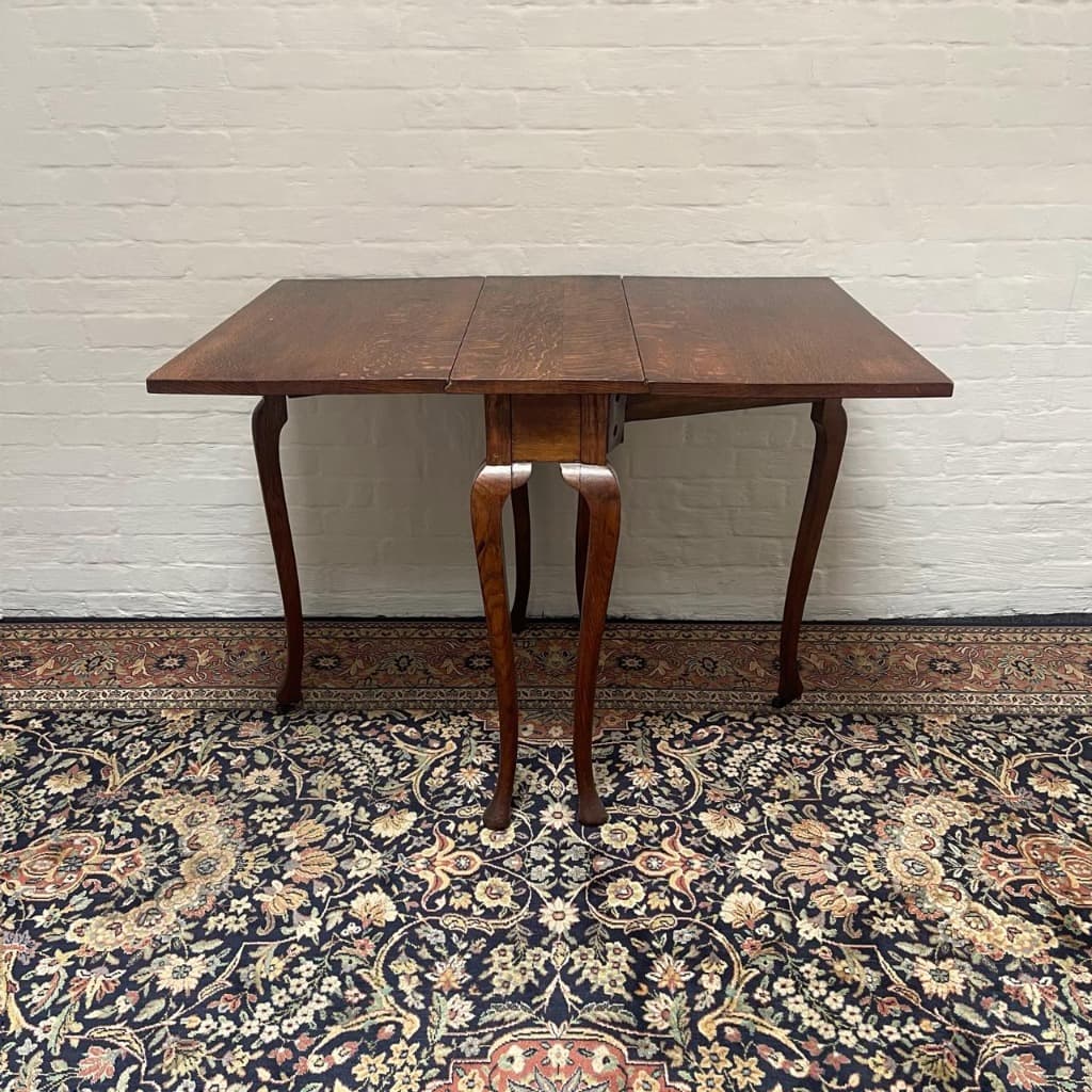 Розкладний стіл